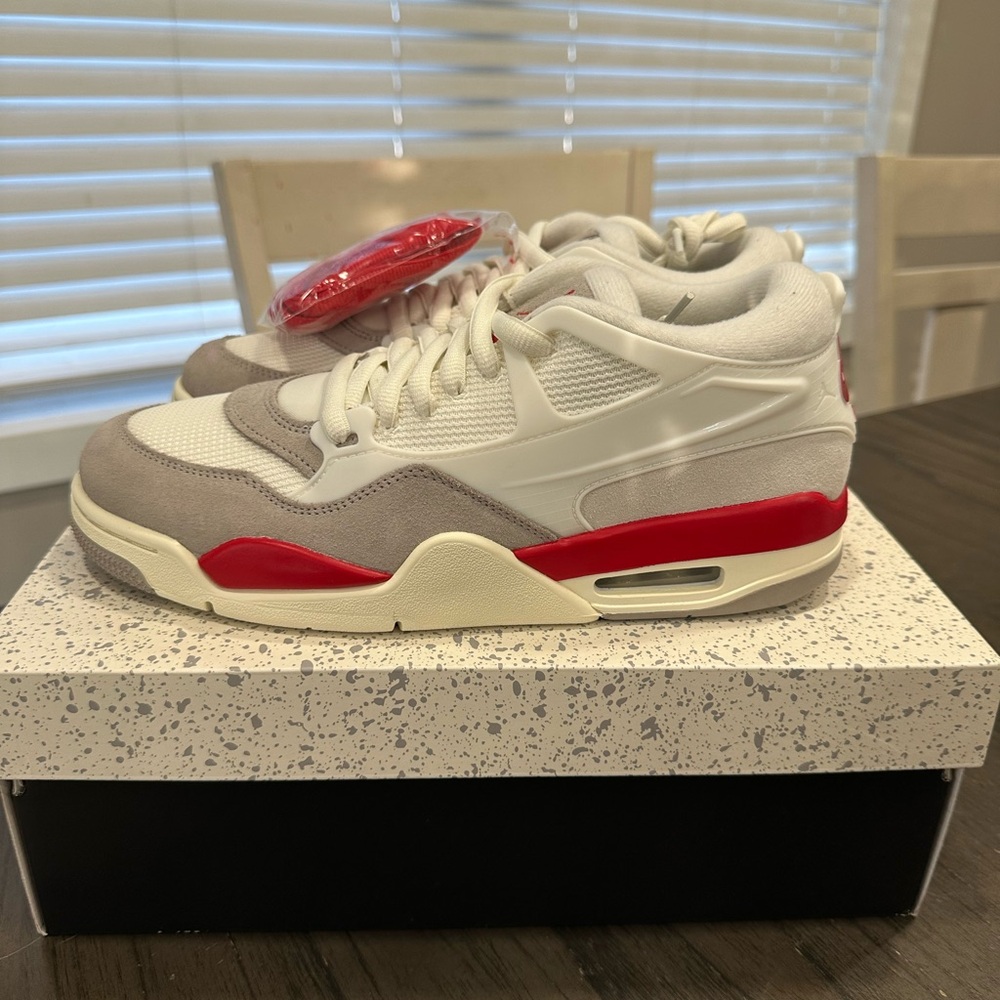 Nike Air Jordan 4 RM size 9.5m